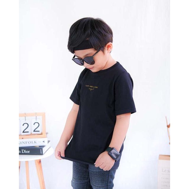 Lily And Clark Kaos Anak Unisex Warna Hitam KLC54