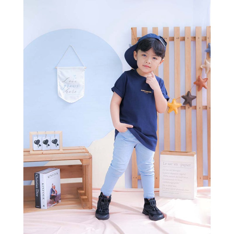 Lily And Clark Kaos Anak Unisex Warna Navy KLC40