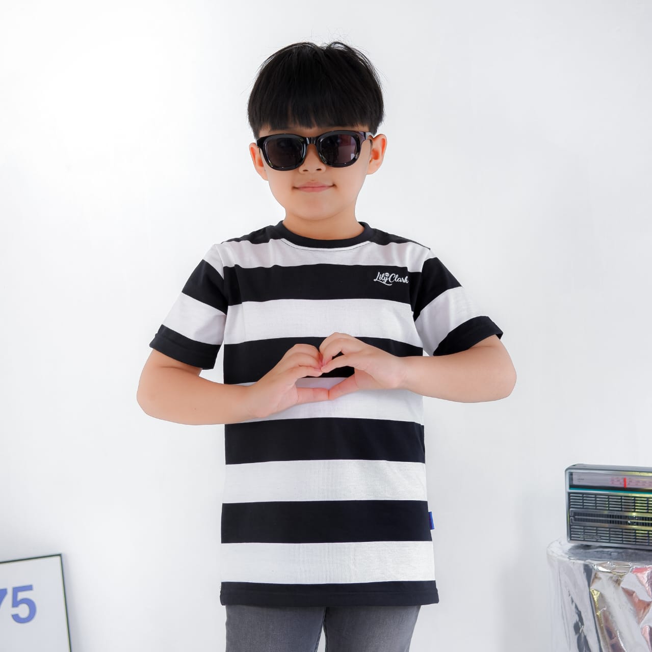 KAOS ANAK KLC113 HITAM PUTIH