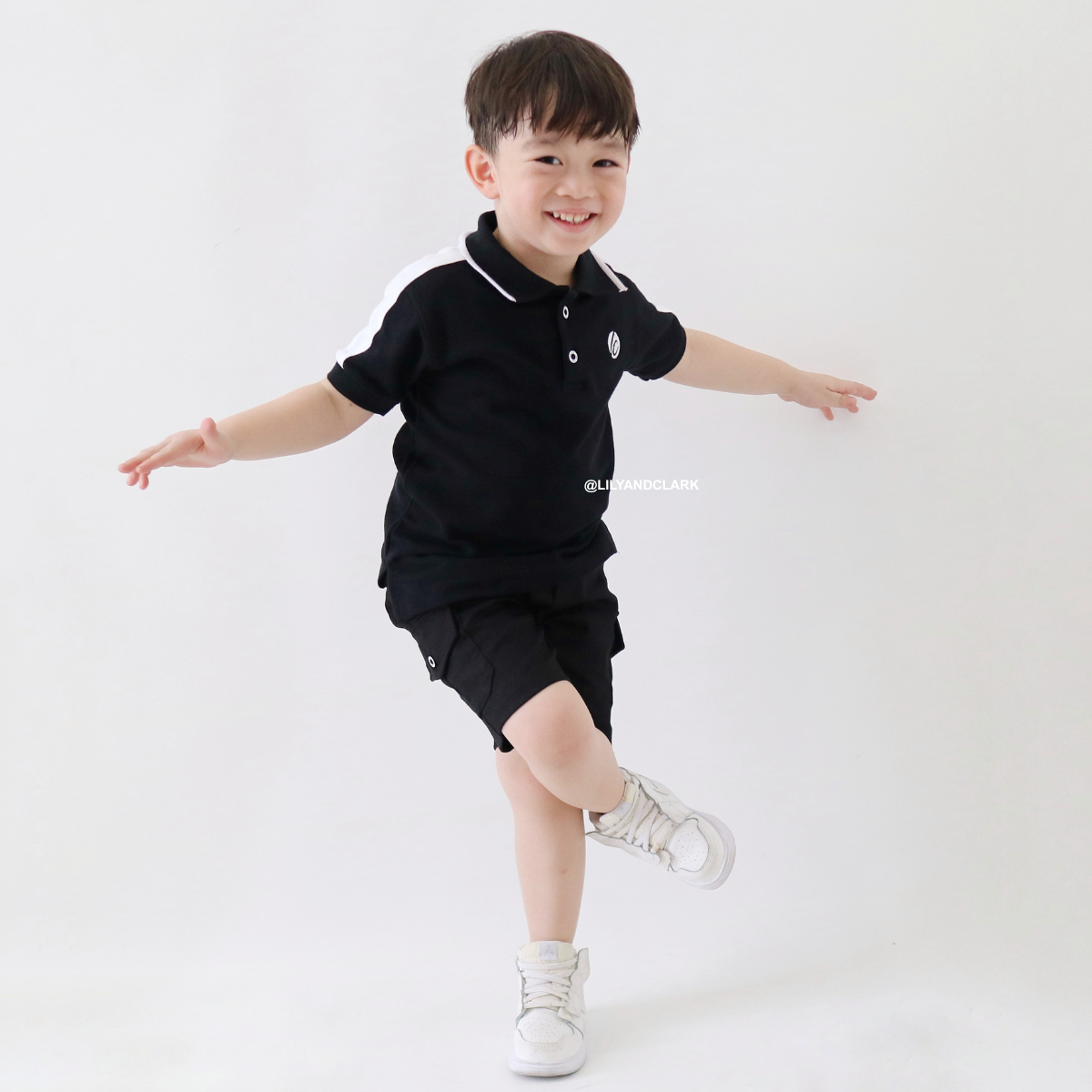 Lily And Clark Kaos Polo Anak Warna Hitam List - KK18-HITAM