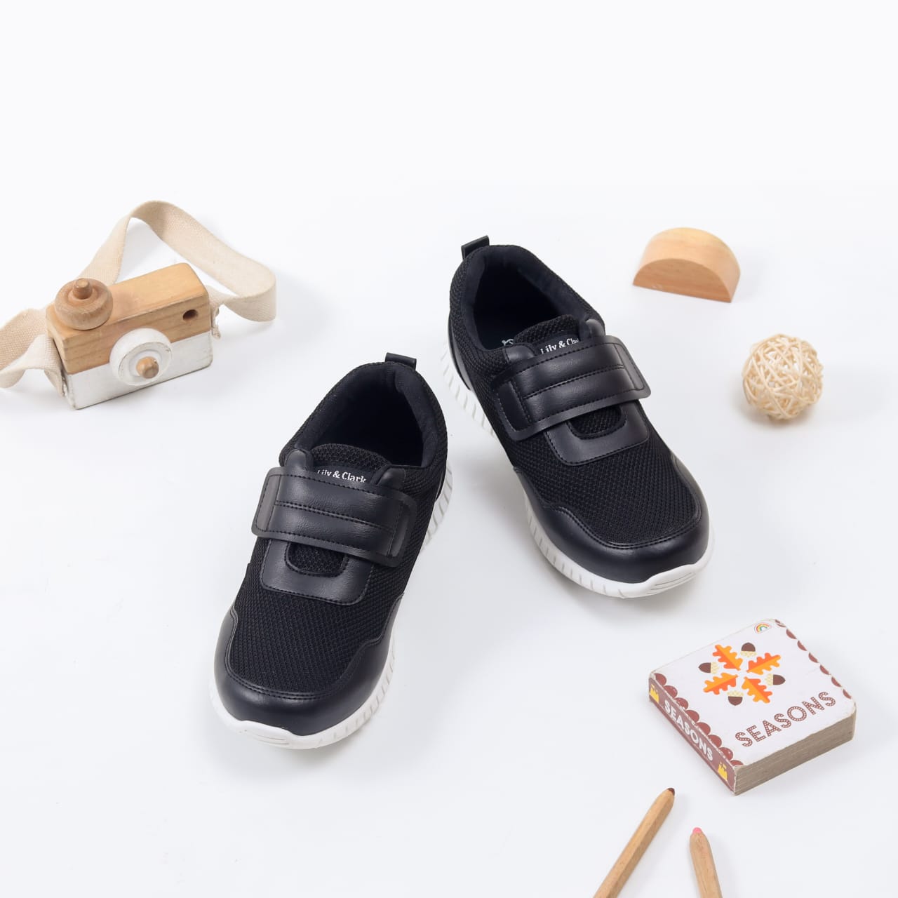 SEPATU SEKOLAH HITAM POLOS FULL BLACK FINLEY