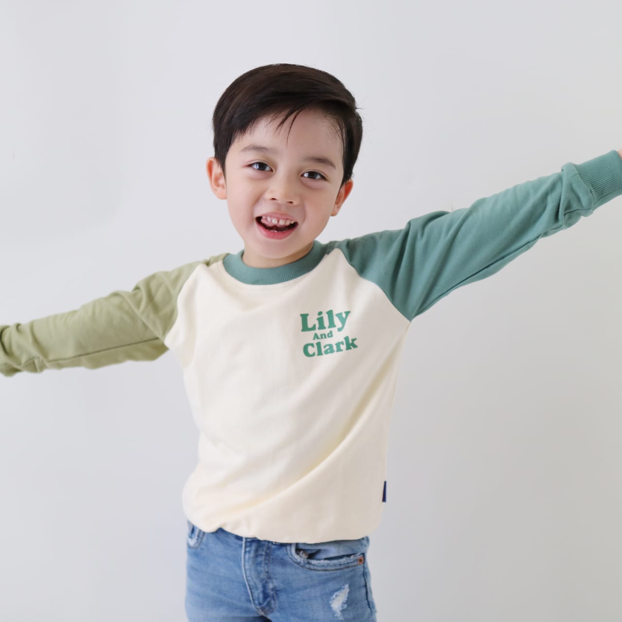 Lily And Clark Sweater Anak Laki-Laki Warna Cream Combination - ST24