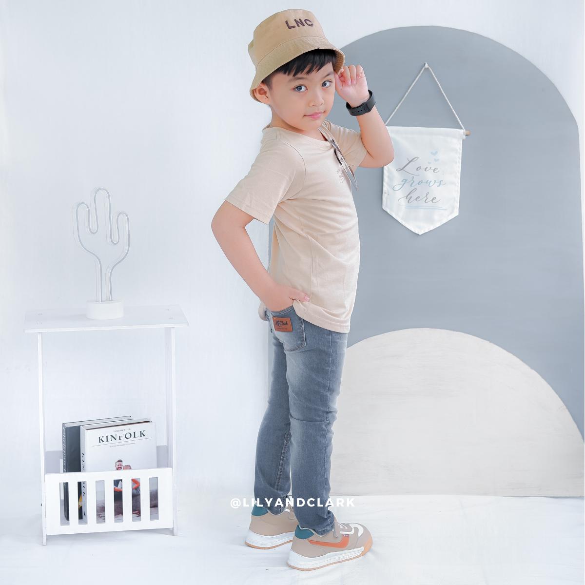 Jeans Panjang Abu JA01