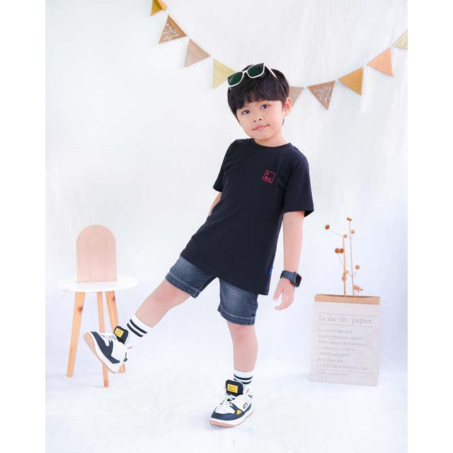 Lily And Clark Kaos Anak Unisex Warna Hitam KLC51