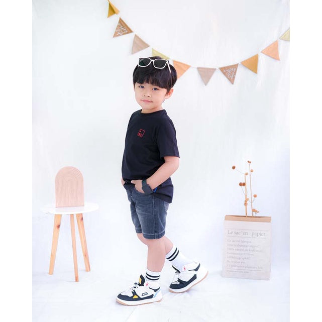 Lily And Clark Kaos Anak Unisex Warna Hitam KLC51