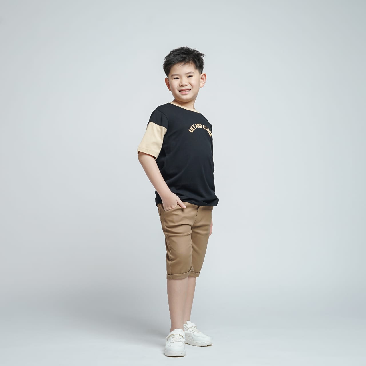 LILY AND CLARK Kaos Anak Laki-Laki warna Hitam Combine Khaky KLC120