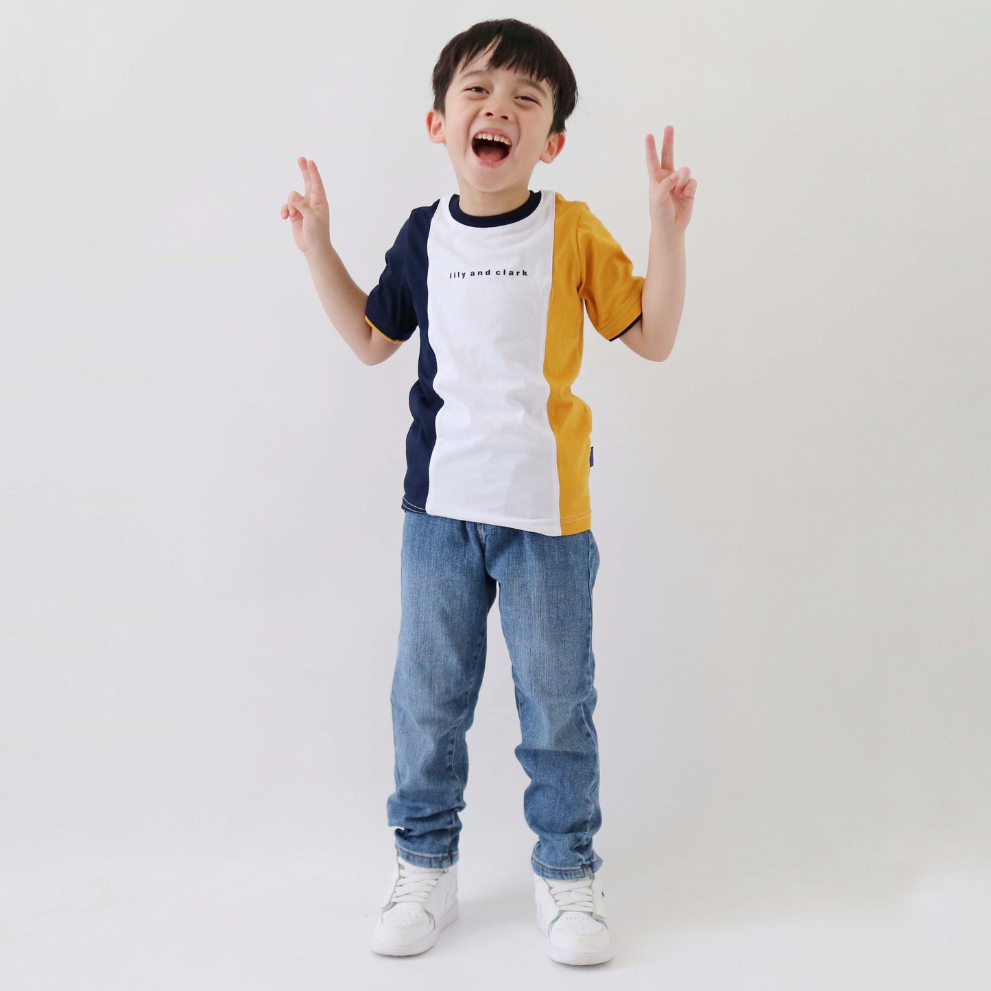 LILY AND CLARK Kaos Anak Laki-Laki Combine Navy, Putih, dan Toffe KLC119