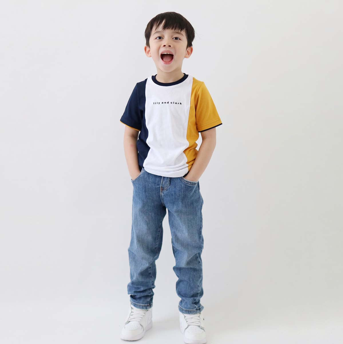 LILY AND CLARK Kaos Anak Laki-Laki Combine Navy, Putih, dan Toffe KLC119
