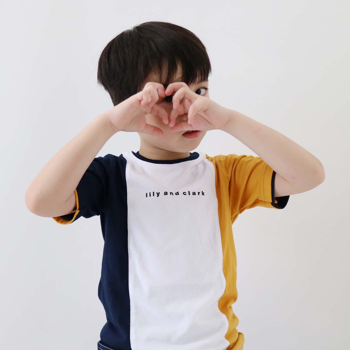 LILY AND CLARK Kaos Anak Laki-Laki Combine Navy, Putih, dan Toffe KLC119