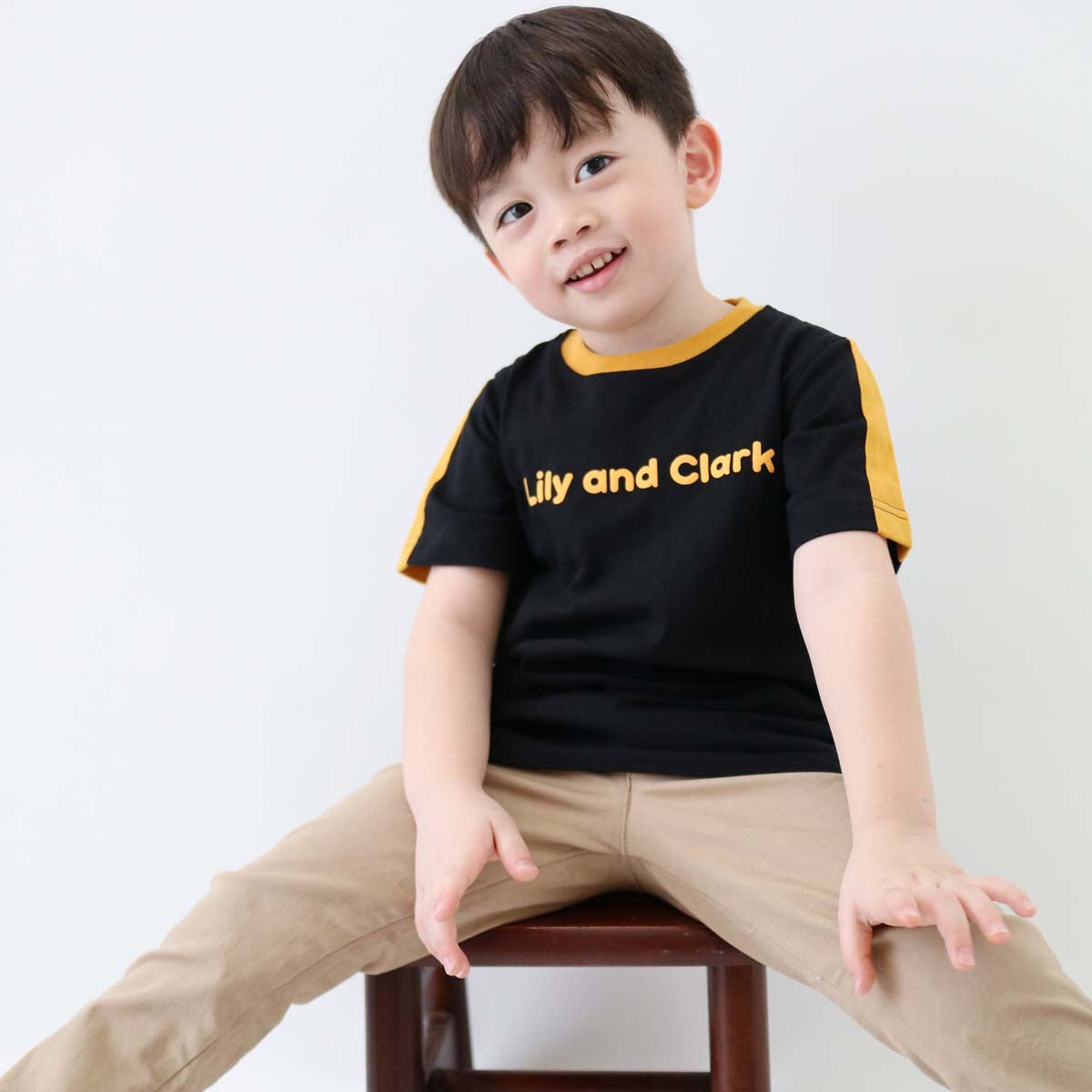 LILY AND CLARK Kaos Anak Laki-Laki warna Hitam Mustard KLC123