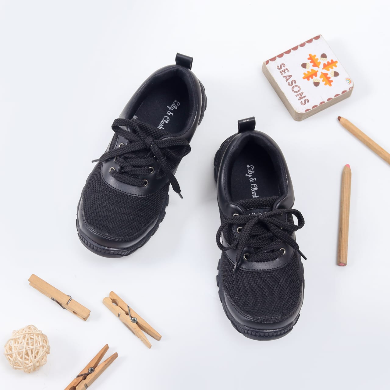 SEPATU SEKOLAH HITAM POLOS FULL BLACK DARAKA