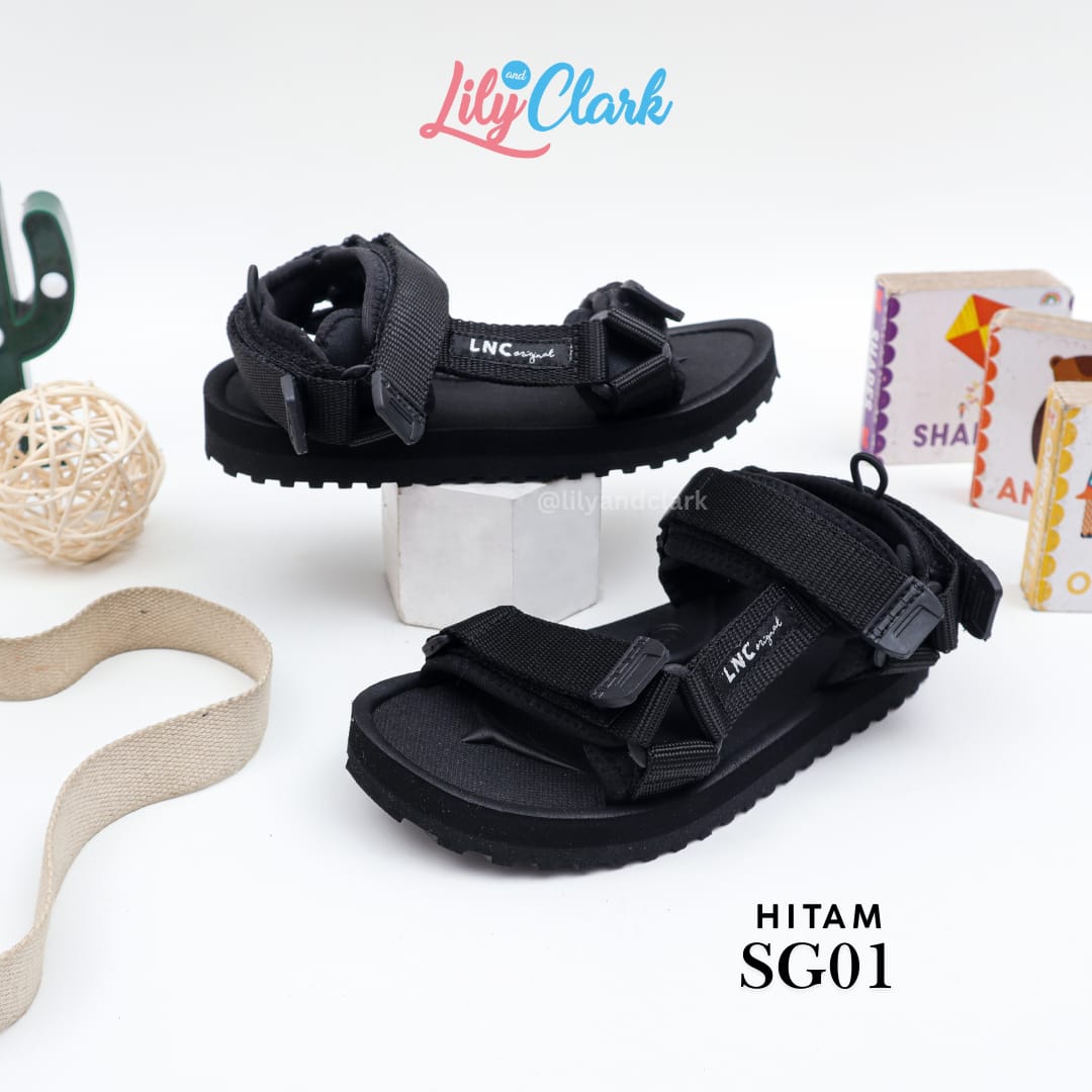 SANDAL GUNUNG ANAK SG01 HITAM