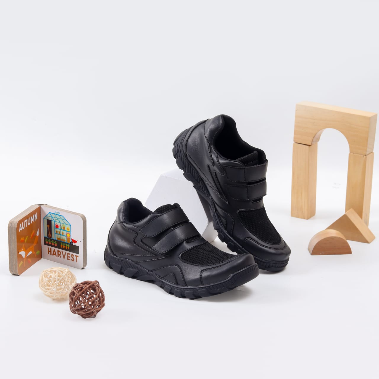SEPATU SEKOLAH HITAM POLOS FULL BLACK ARCHER