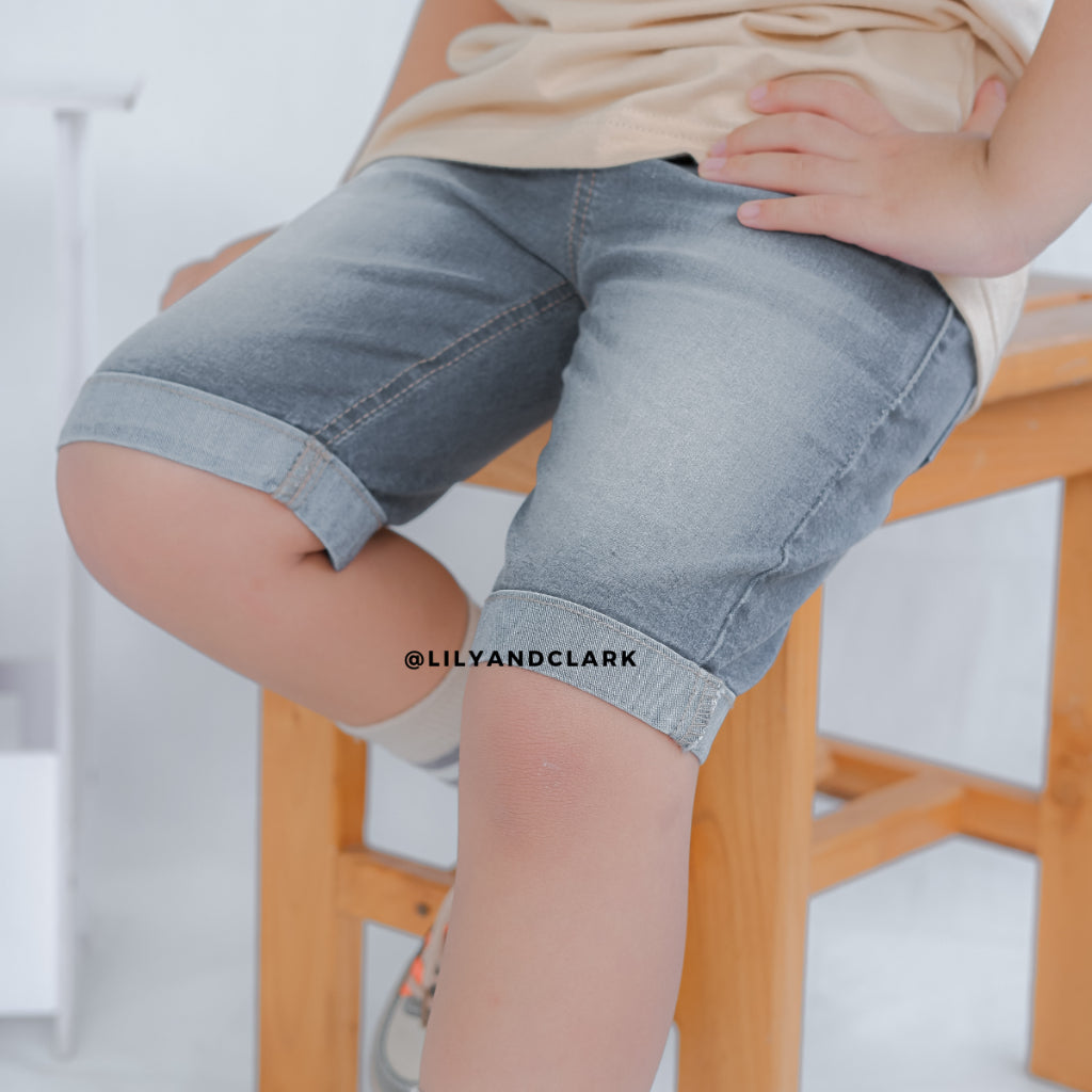 CELANA JEANS PENDEK ABU JPA01