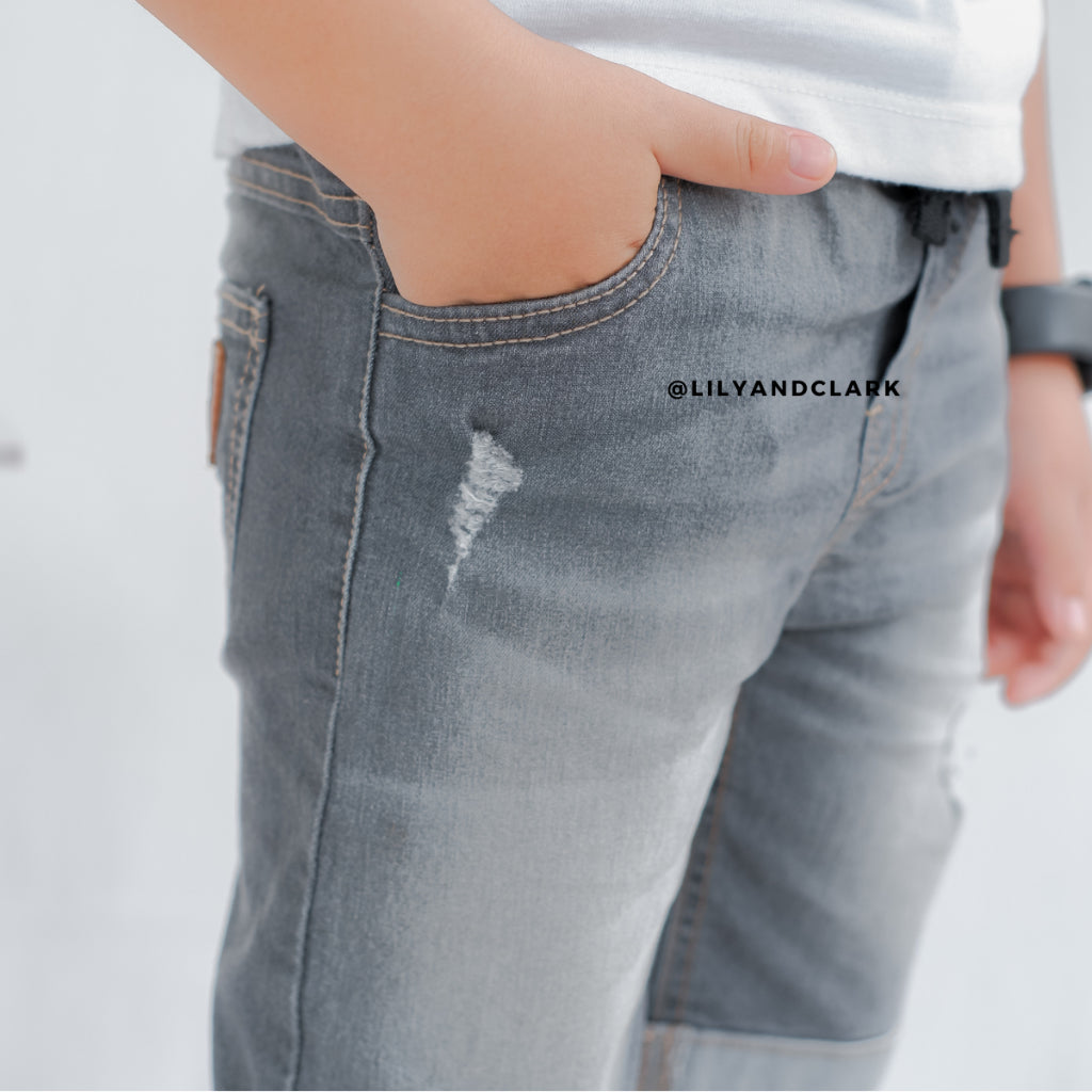 CELANA JEANS PENDEK ABU JPA02
