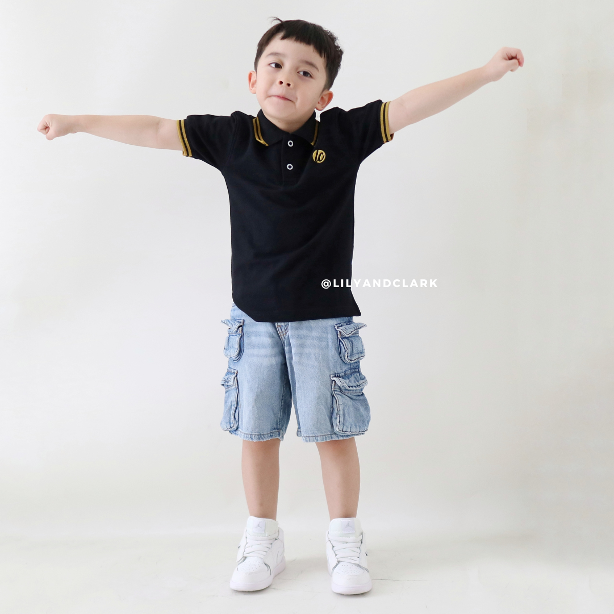 Lily And Clark Kaos Polo Anak Laki-Laki Warna Hitam KK10