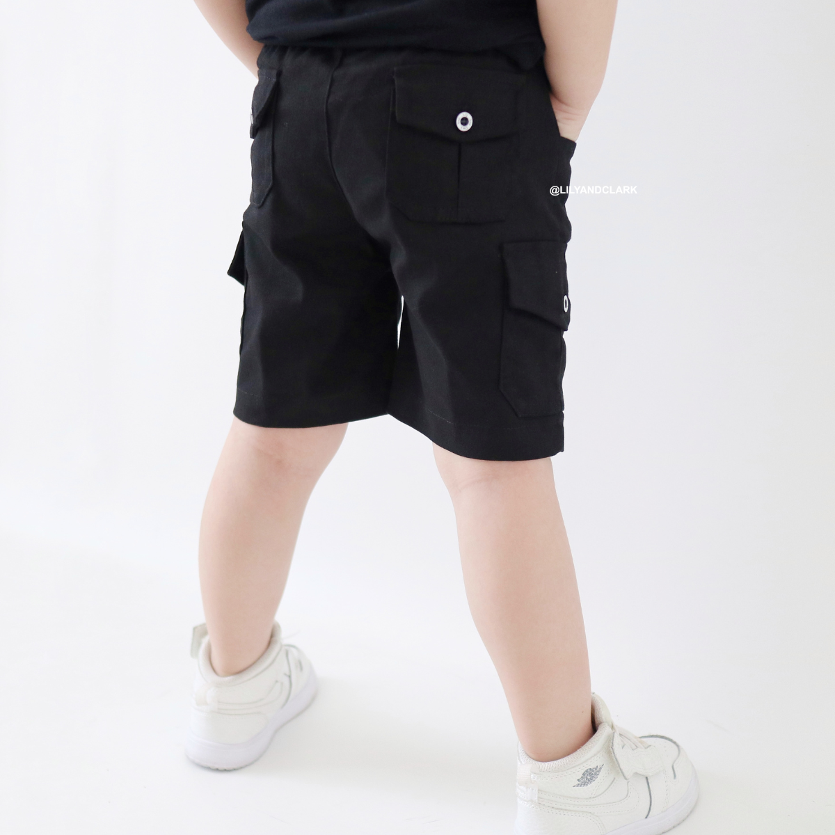 Lily And Clark Celana Cargo Chino Pendek CGP02 Hitam
