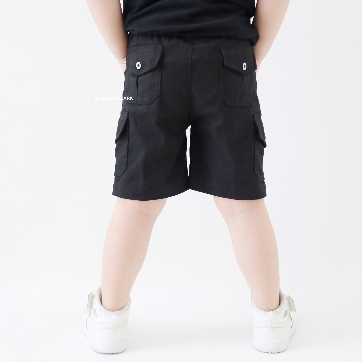 Lily And Clark Celana Cargo Chino Pendek CGP02 Hitam