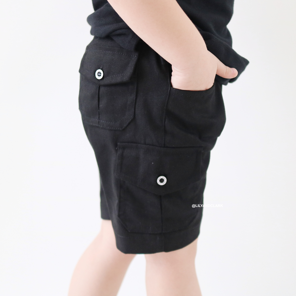 Lily And Clark Celana Cargo Chino Pendek CGP02 Hitam