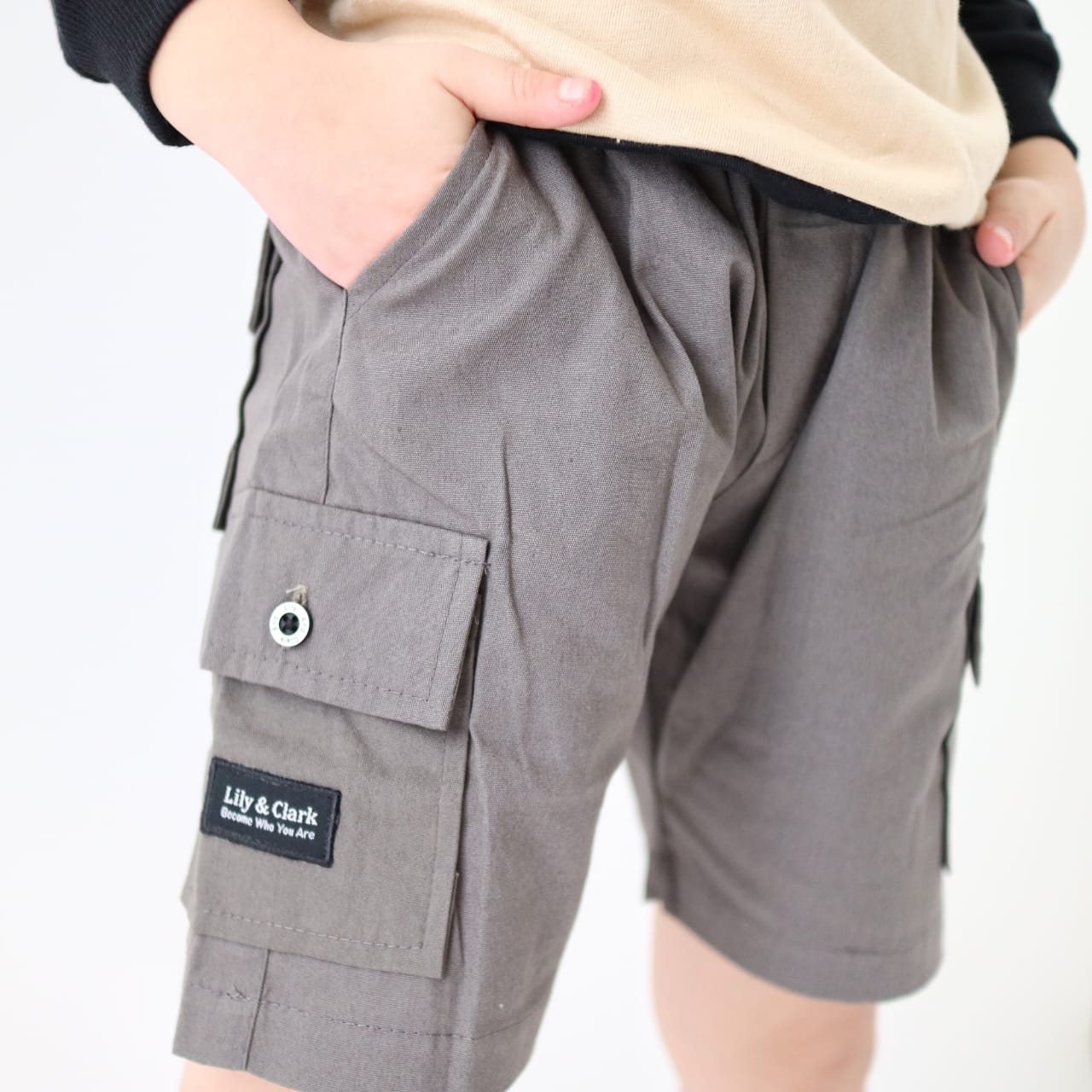 LILY AND CLARK Celana Cargo Pendek Anak warna Abu CAP04