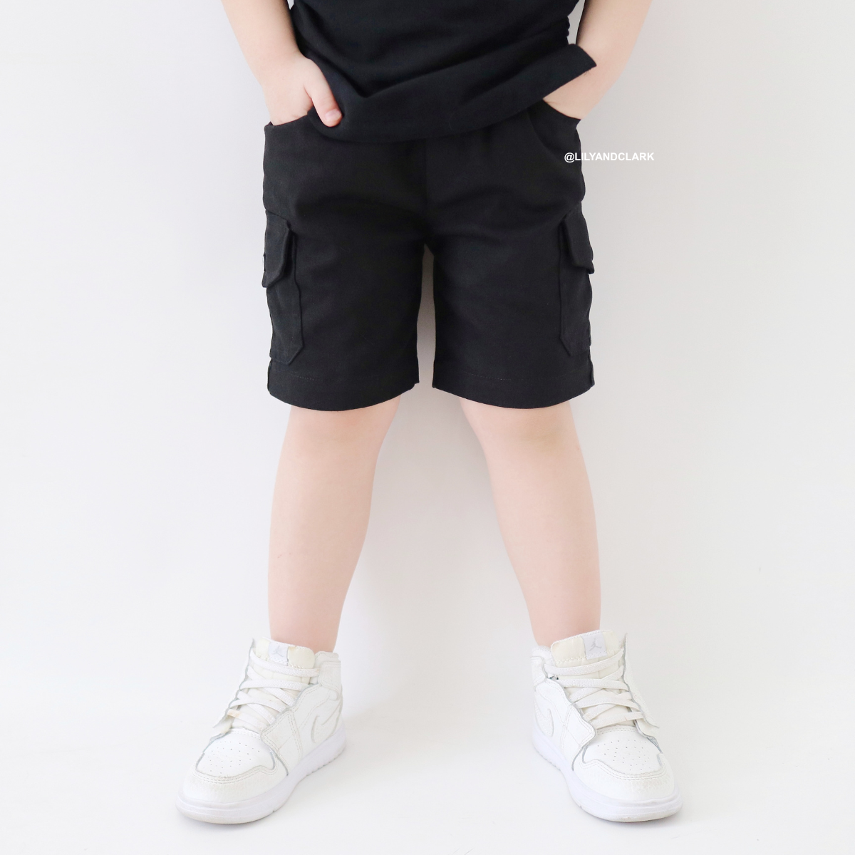 Lily And Clark Celana Cargo Chino Pendek CGP02 Hitam