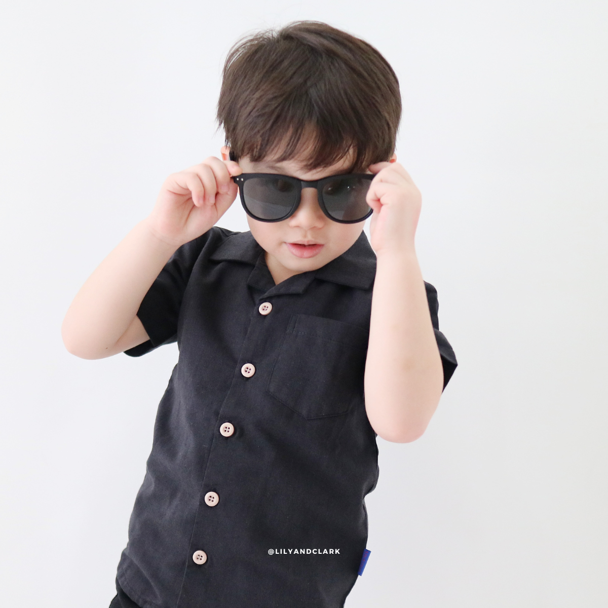 LILY AND CLARK Kemeja Pendek Casual Anak warna Hitam KP18-HITAM