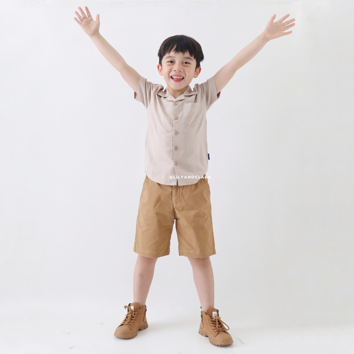 LILY AND CLARK Kemeja Pendek Anak Casual warna Sand KP18-SAND