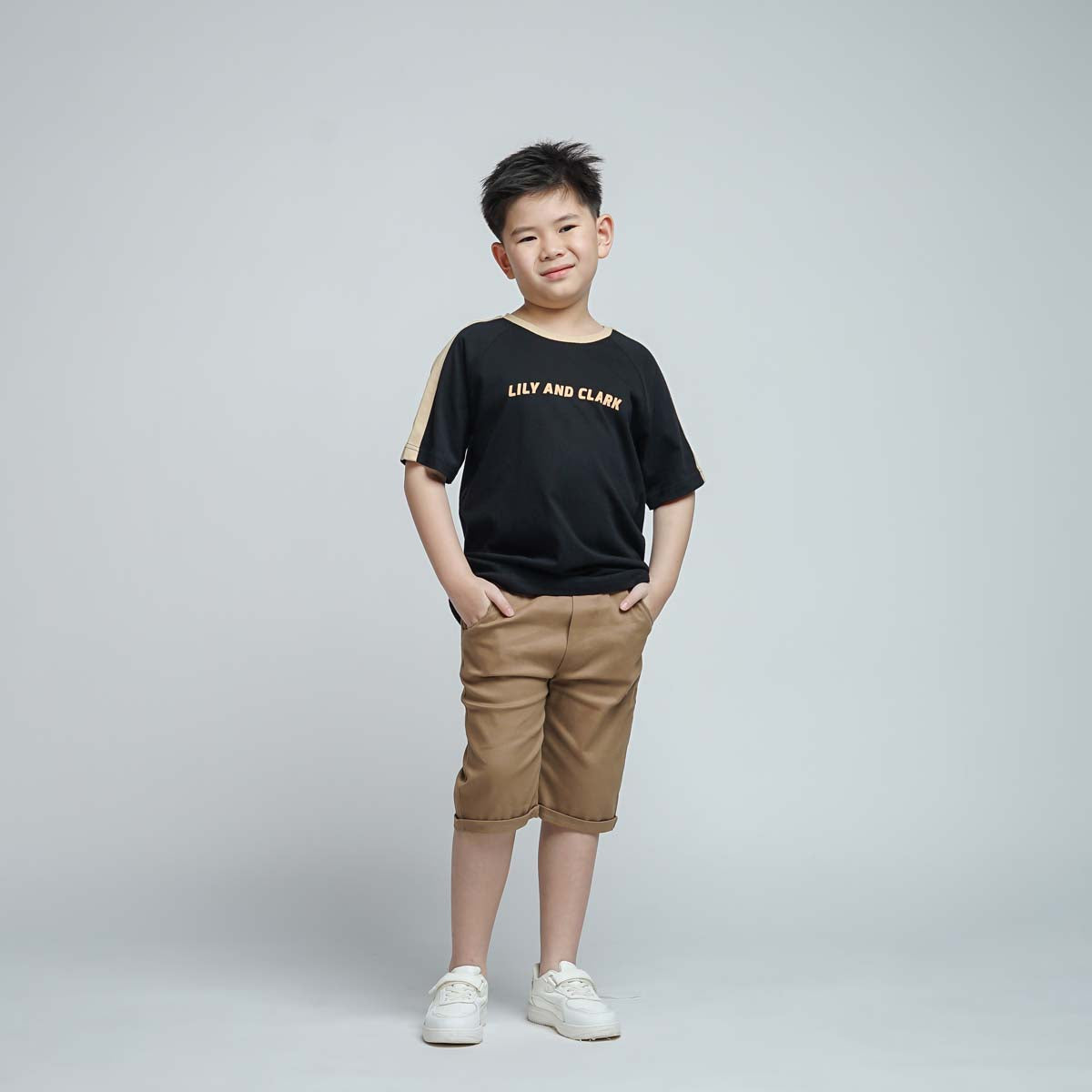 LILY AND CLARK Kaos Anak Laki-Laki warna Hitam-Beige KLC121-HITAM