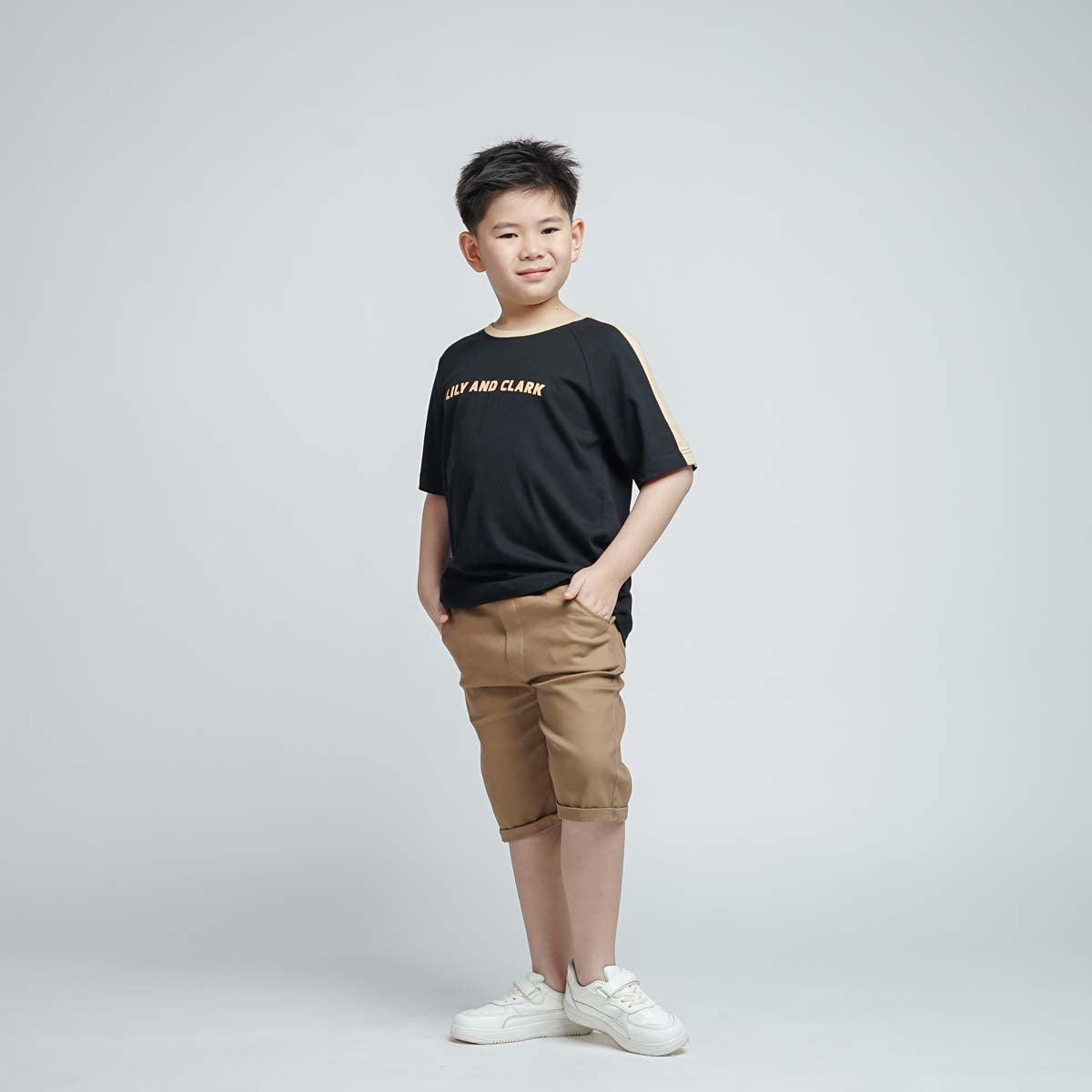 LILY AND CLARK Kaos Anak Laki-Laki warna Hitam-Beige KLC121-HITAM