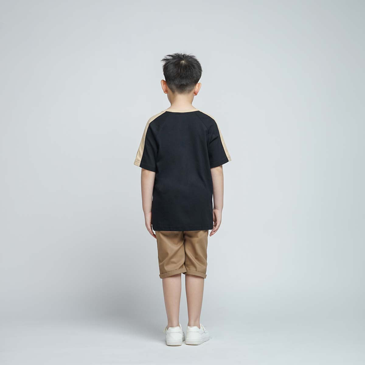 LILY AND CLARK Kaos Anak Laki-Laki warna Hitam-Beige KLC121-HITAM