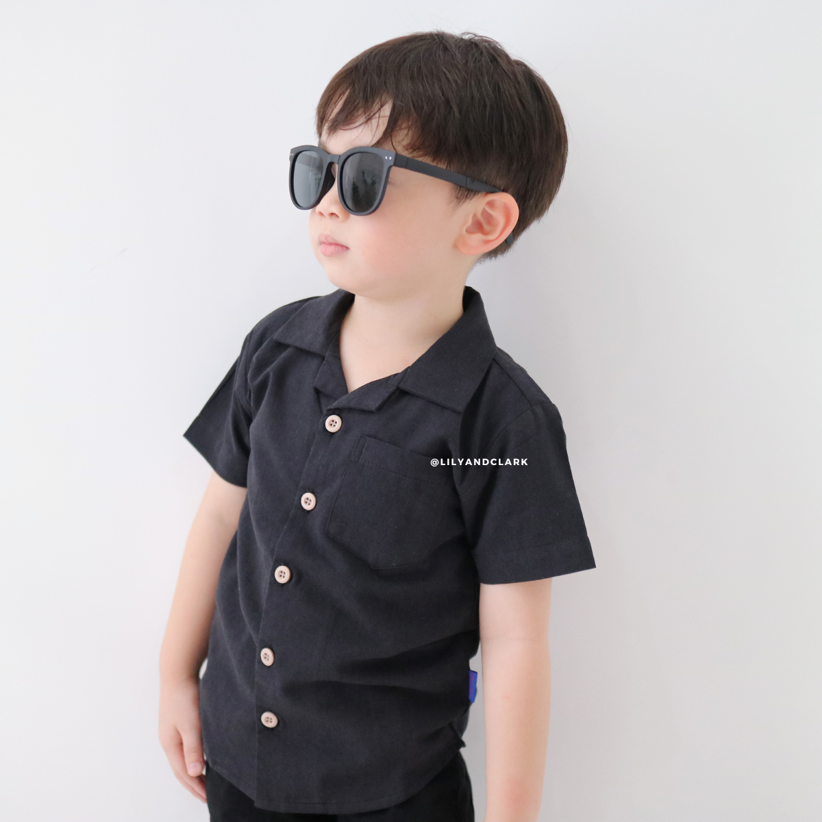 LILY AND CLARK Kemeja Pendek Casual Anak warna Hitam KP18-HITAM