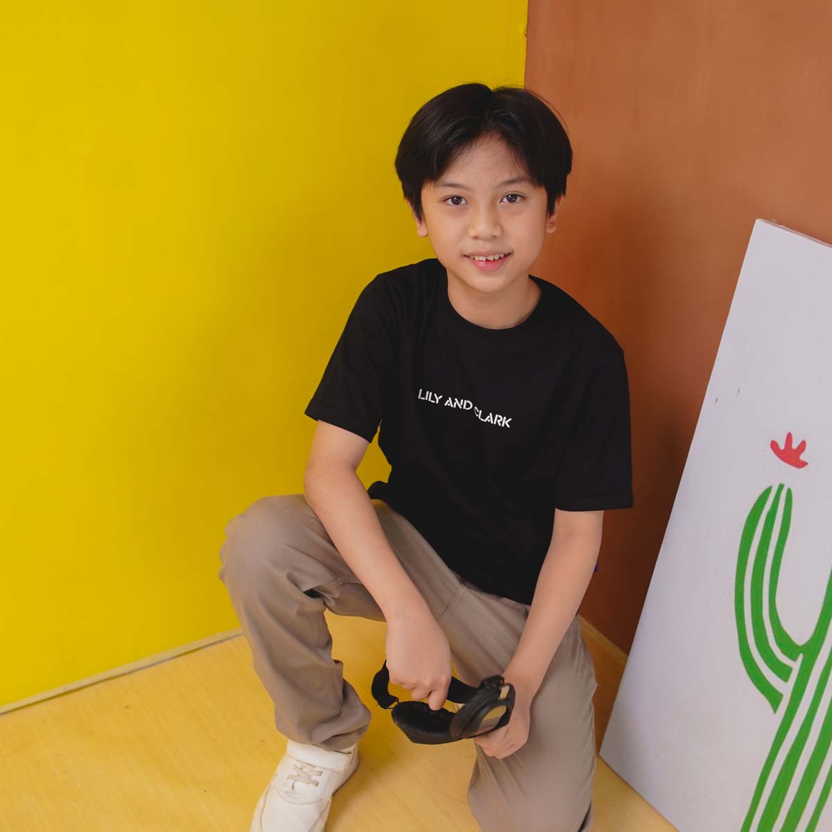 Lily And Clark Kaos Anak Unisex Warna Hitam - KLC55-HITAM