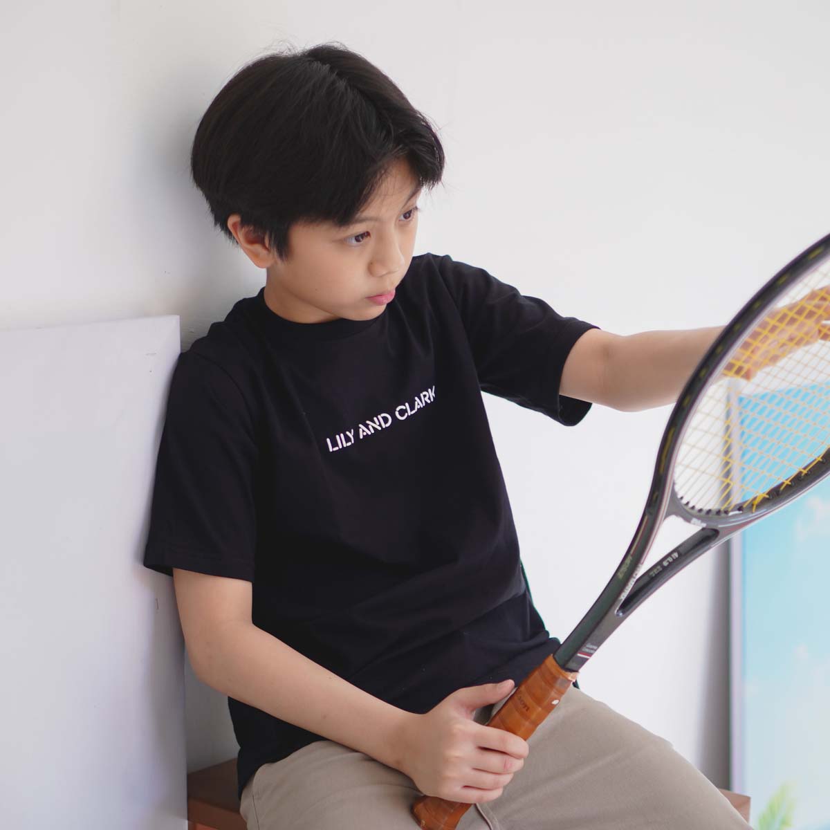 Lily And Clark Kaos Anak Unisex Warna Hitam - KLC55-HITAM
