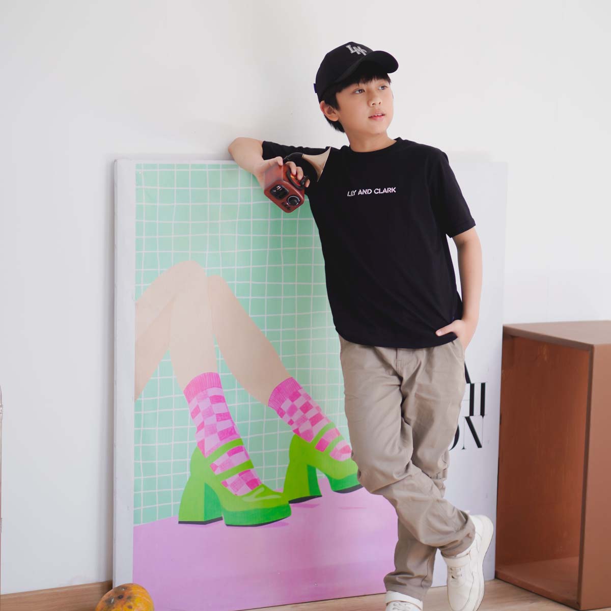 Lily And Clark Kaos Anak Unisex Warna Hitam - KLC55-HITAM