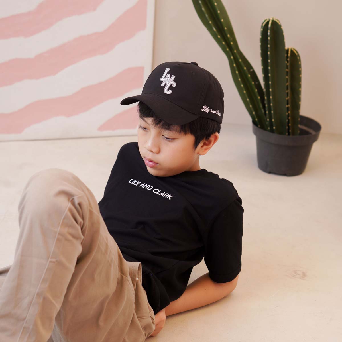 Lily And Clark Kaos Anak Unisex Warna Hitam - KLC55-HITAM