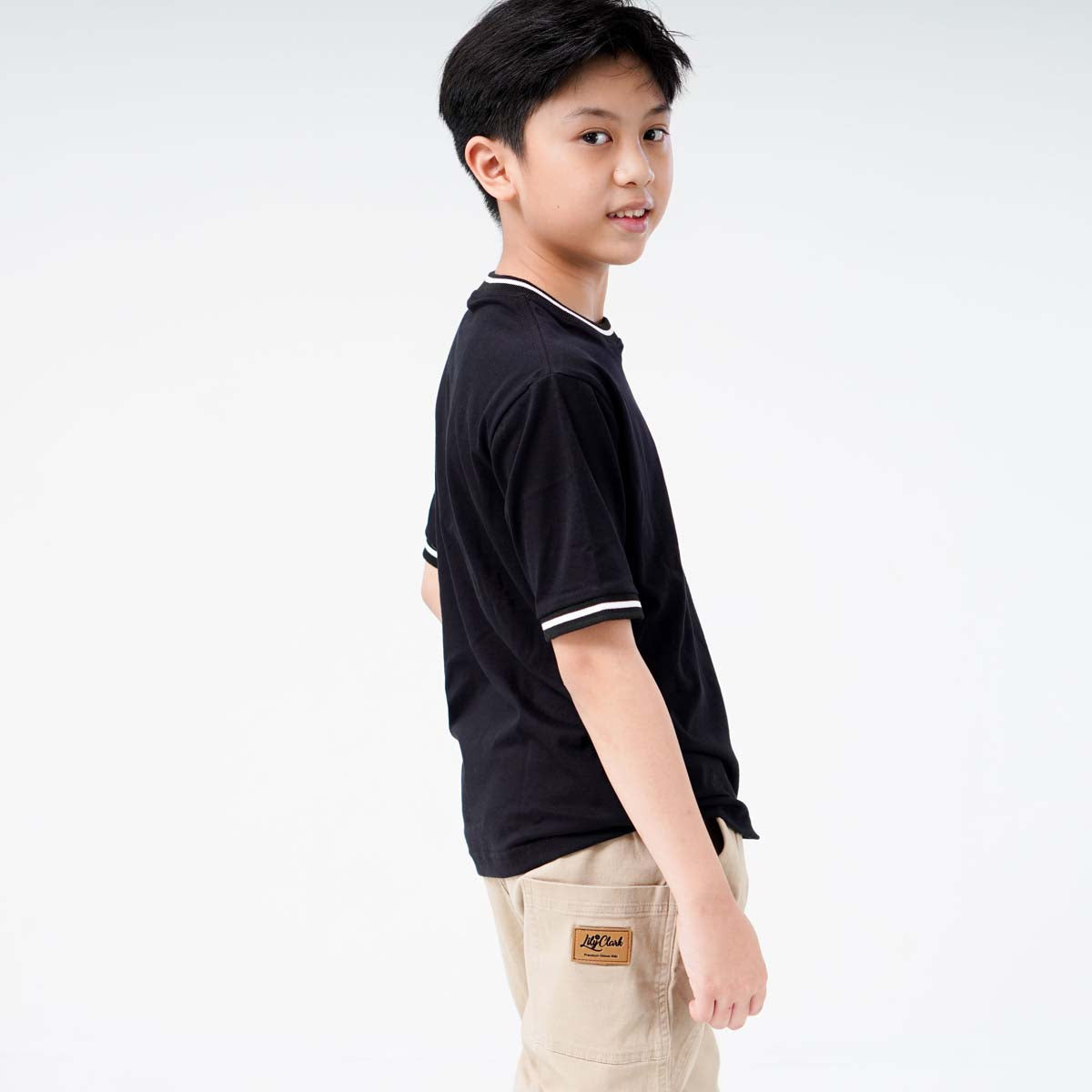 Lily And Clark Kaos Anak Unisex RIB SALUR Warna Hitam-KLC131-HITAM