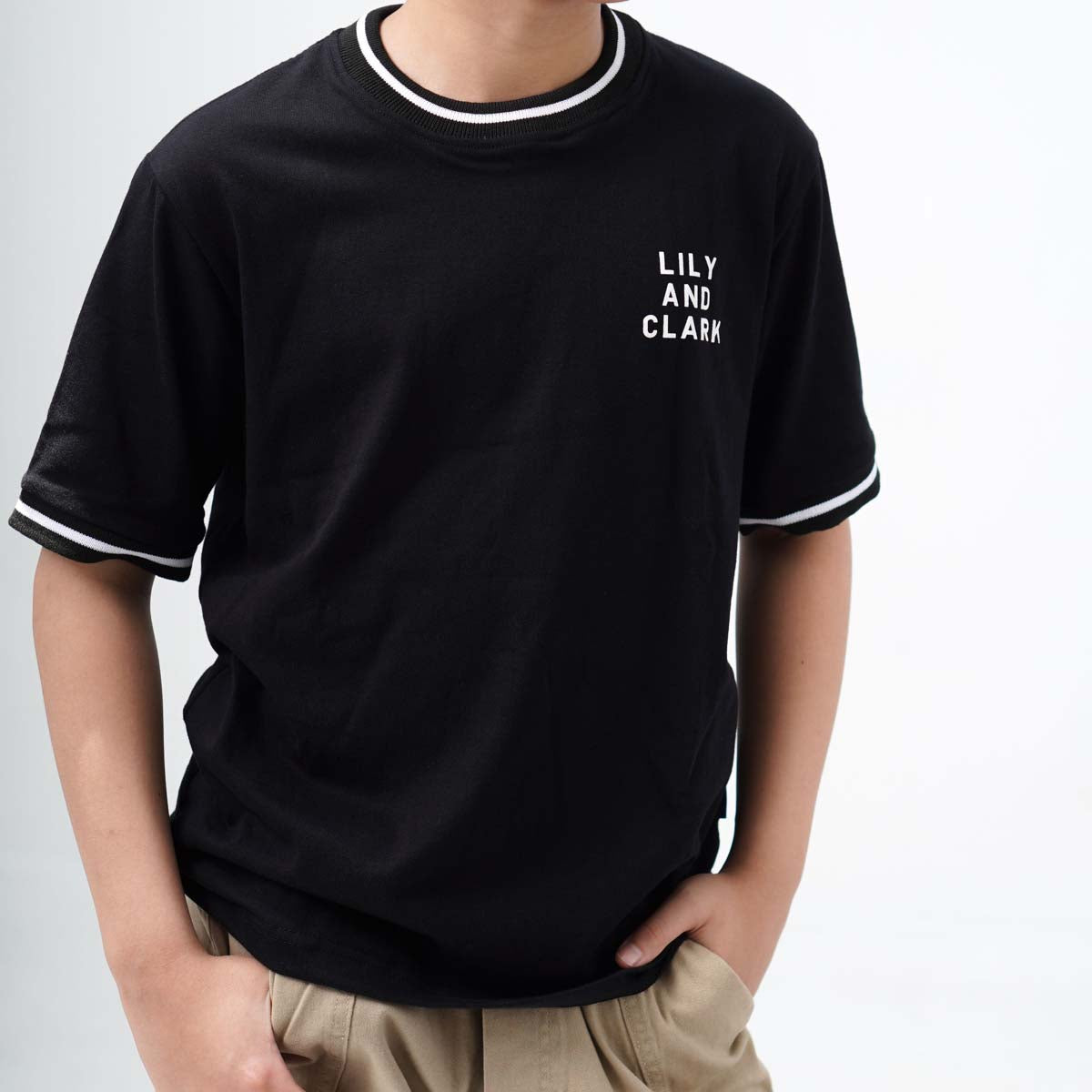 Lily And Clark Kaos Anak Unisex RIB SALUR Warna Hitam-KLC131-HITAM