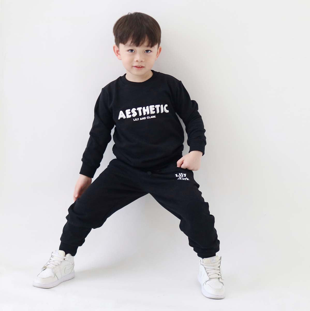 Lily And Clark Sweater Anak Unisex Warna Hitam - ST33-HITAM