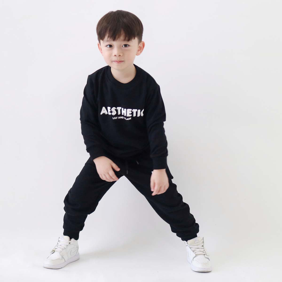 Lily And Clark Sweater Anak Unisex Warna Hitam - ST33-HITAM