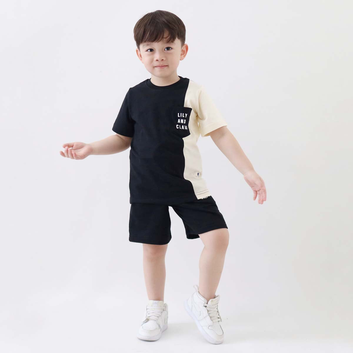 Lily And Clak Kaos Anak Unisex Warna Hitam - KLC94-HITAM